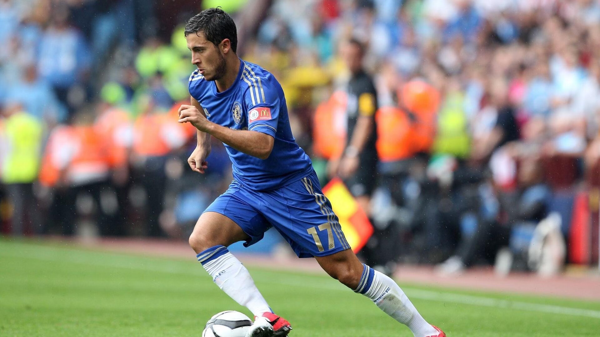 雄鹿核心中锋回应交易传闻：我忠于密尔沃基，密尔沃基雄鹿队总冠军